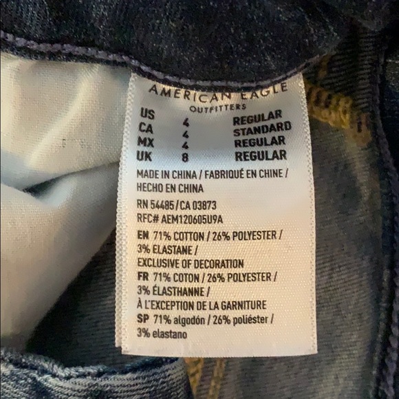 Dark washed American eagle jeans size 4 - Picture 3 of 3
